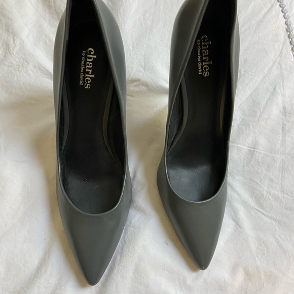 Charles by charles David grey pointed toe stilettos - Picture 1 of 5